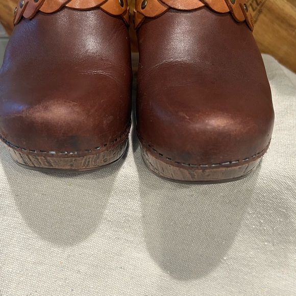 DANSKO  Rach Leather Clog Brown with braided trim. Very comfortable! - Picture 9 of 14